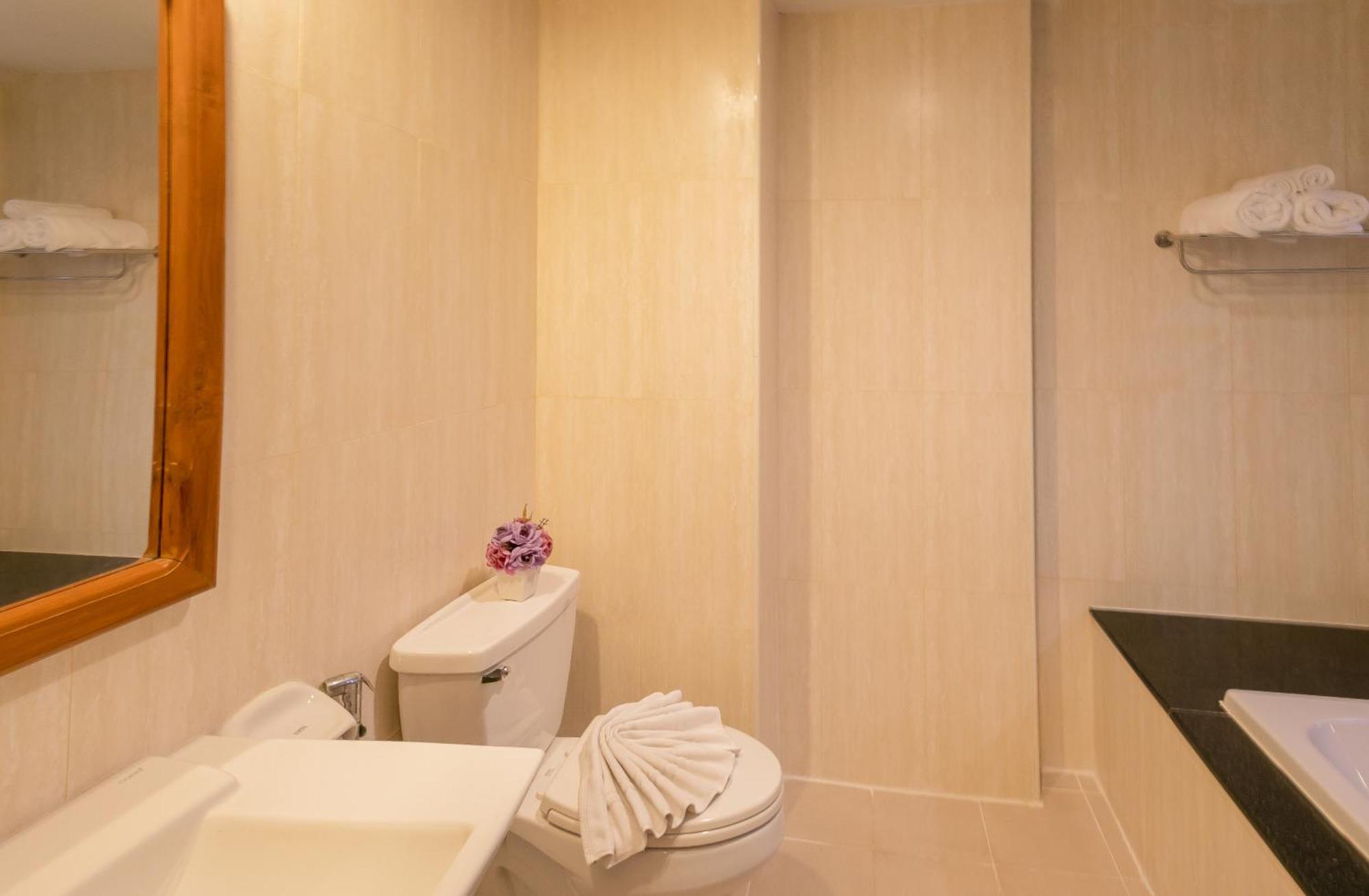Best Venue Hotel Patong Dış mekan fotoğraf